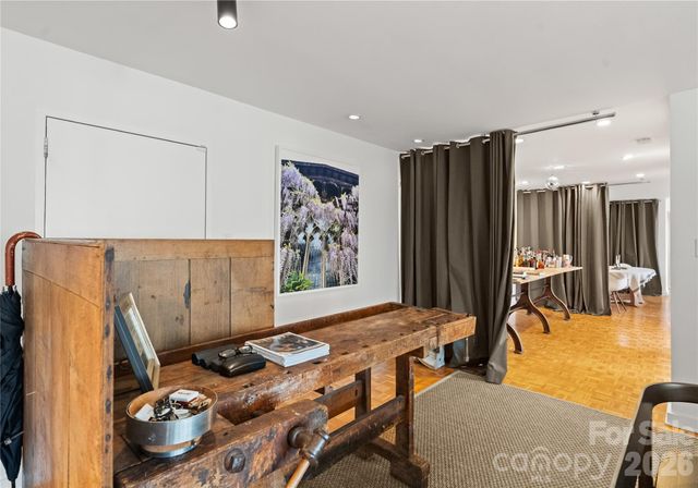 1300 Queens Road, Charlotte, NC 28207