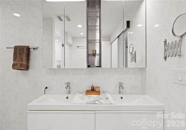 1300 Queens Road, Charlotte, NC 28207