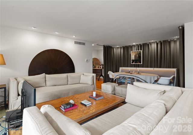 1300 Queens Road, Charlotte, NC 28207