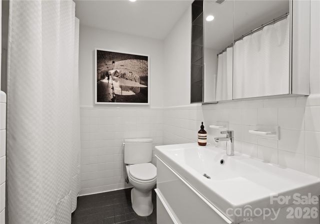 1300 Queens Road, Charlotte, NC 28207