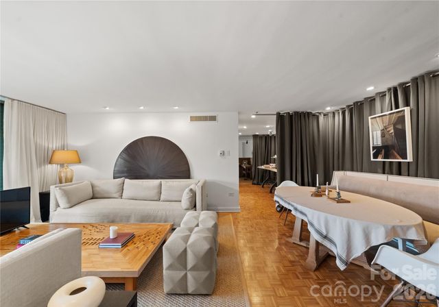 1300 Queens Road, Charlotte, NC 28207