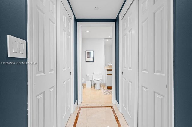 1643 Brickell Ave 2805, Miami, FL 33129