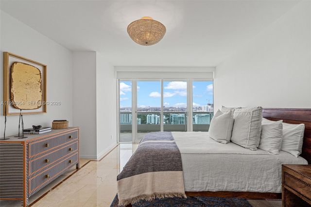 1643 Brickell Ave 2805, Miami, FL 33129