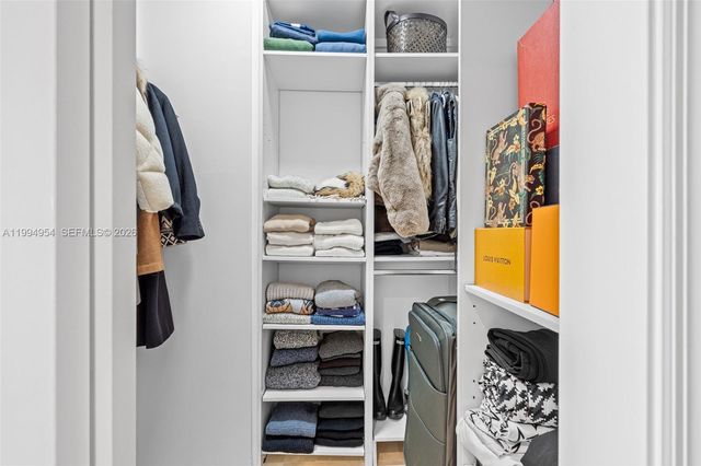 1643 Brickell Ave 2805, Miami, FL 33129