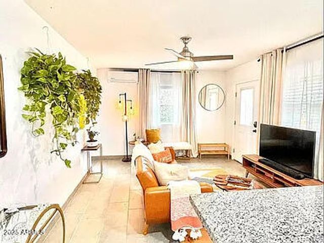 4815 E WINDSOR Avenue, Phoenix, AZ 85008