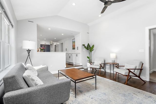 103 Peabody Dr, Stow, MA 01775