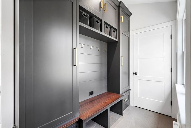 103 Peabody Dr, Stow, MA 01775