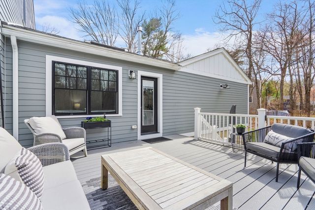 103 Peabody Dr, Stow, MA 01775