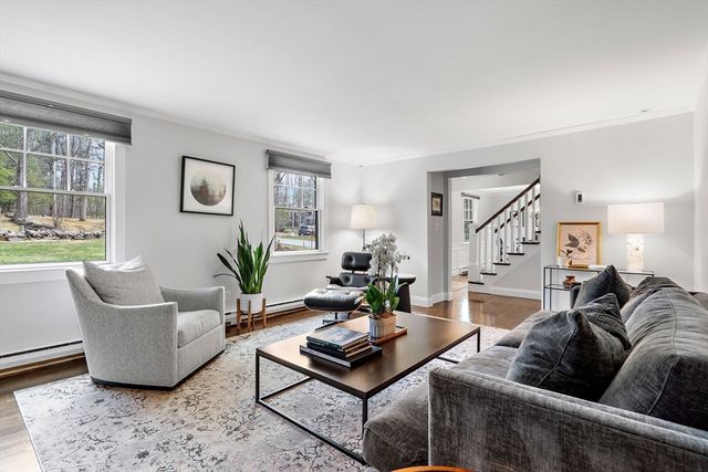 103 Peabody Dr, Stow, MA 01775