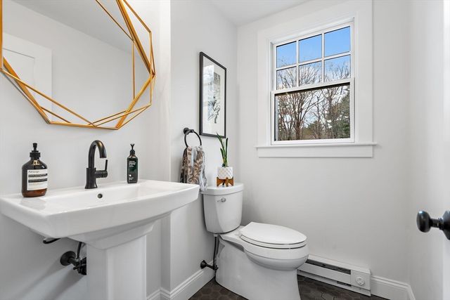 103 Peabody Dr, Stow, MA 01775