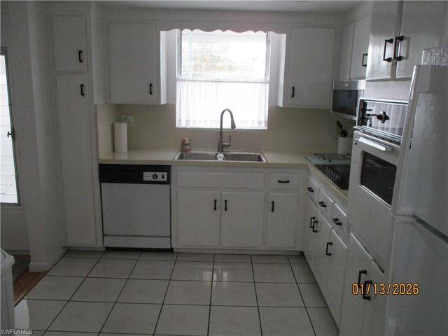 403 SE 43rd TER 10, Cape Coral, FL 33904