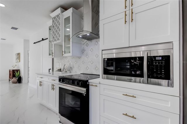 4719 GRANDVIEW AVENUE, New Port Richey, FL 34652