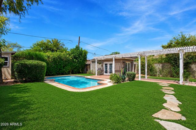530 W VERNON Avenue, Phoenix, AZ 85003