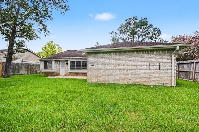 16215 Barcelona Drive, Friendswood, TX 77546