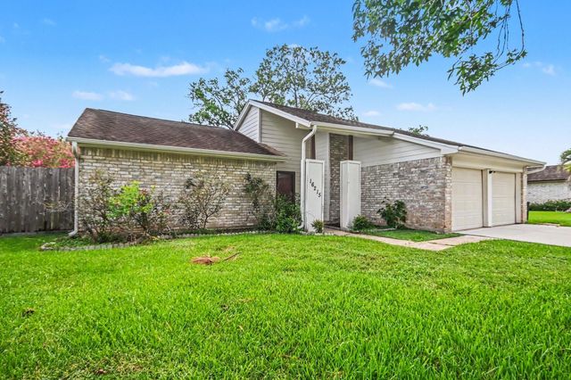 16215 Barcelona Drive, Friendswood, TX 77546