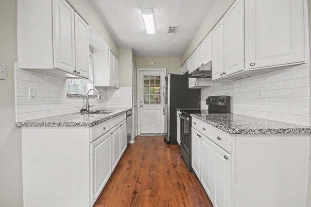16215 Barcelona Drive, Friendswood, TX 77546