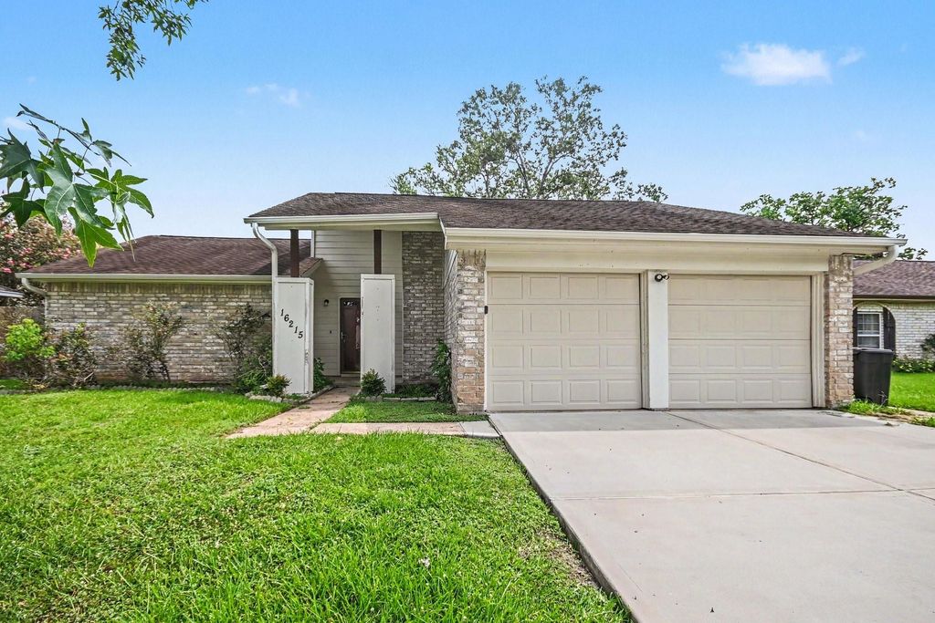 16215 Barcelona Drive, Friendswood, TX 77546