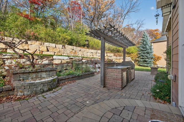 2449 Salem Heights Lane SW, Rochester, MN 55902