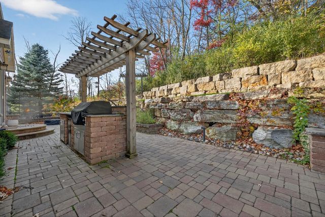 2449 Salem Heights Lane SW, Rochester, MN 55902