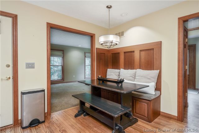 2016 Ridgeview Drive, Floyds Knobs, IN 47119