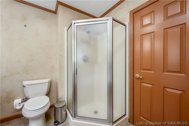 2016 Ridgeview Drive, Floyds Knobs, IN 47119