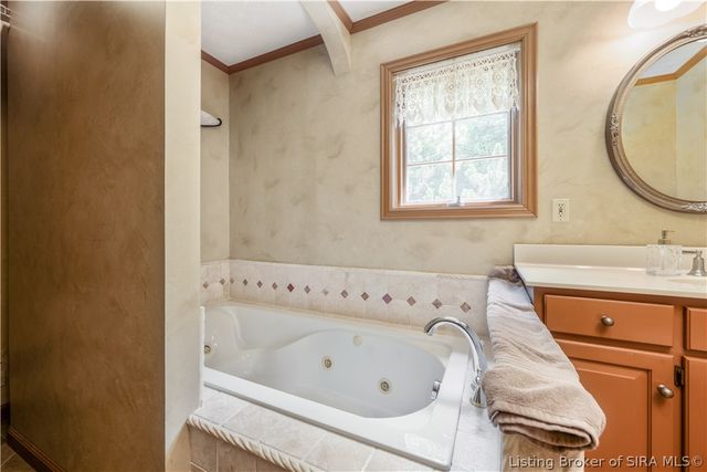 2016 Ridgeview Drive, Floyds Knobs, IN 47119