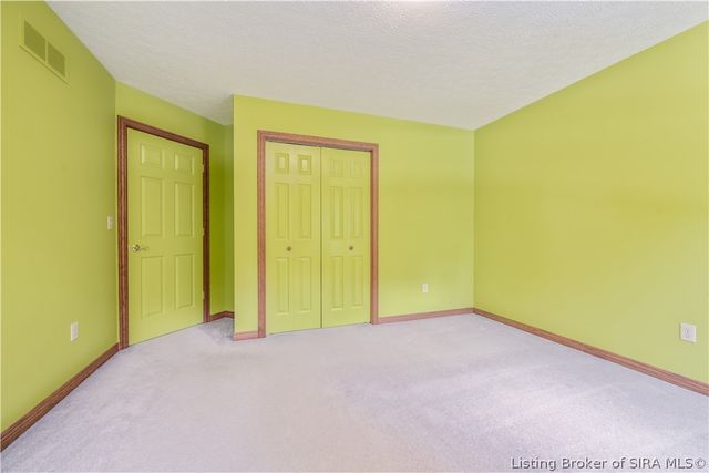 2016 Ridgeview Drive, Floyds Knobs, IN 47119