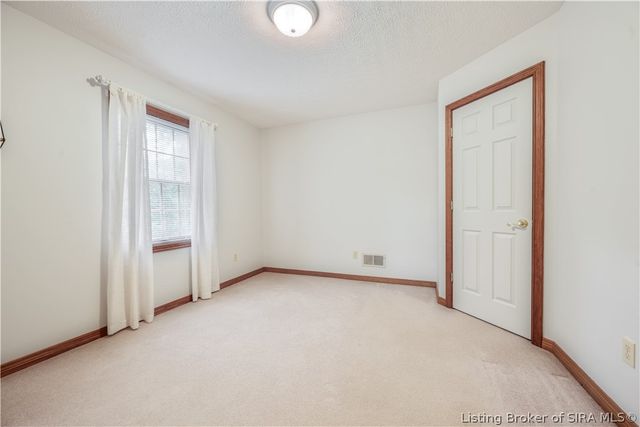 2016 Ridgeview Drive, Floyds Knobs, IN 47119