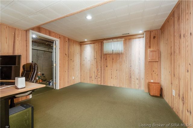 2016 Ridgeview Drive, Floyds Knobs, IN 47119