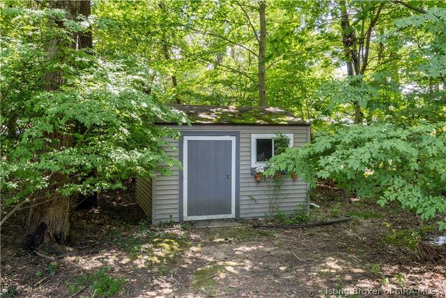 2016 Ridgeview Drive, Floyds Knobs, IN 47119