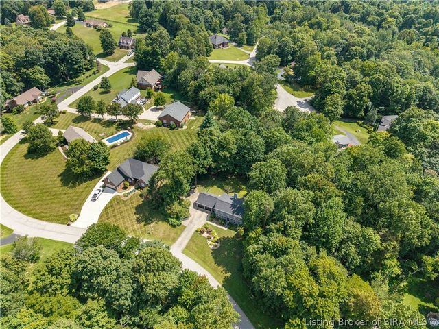 2016 Ridgeview Drive, Floyds Knobs, IN 47119