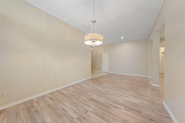 211 Scarlet Maple, Sugar Land, TX 77479