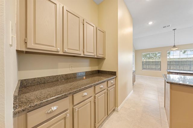 211 Scarlet Maple, Sugar Land, TX 77479