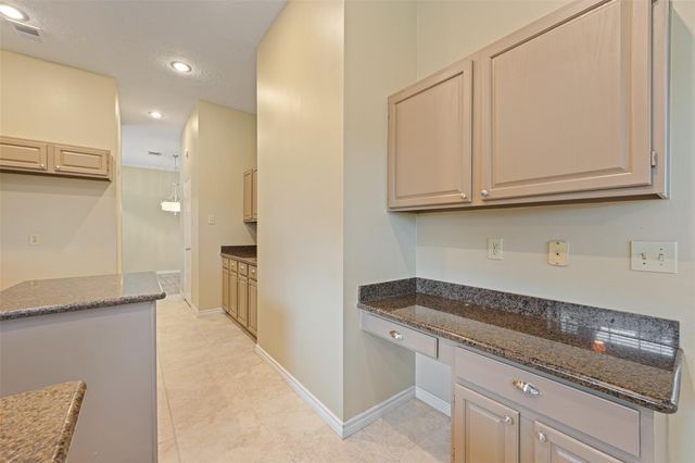 211 Scarlet Maple, Sugar Land, TX 77479