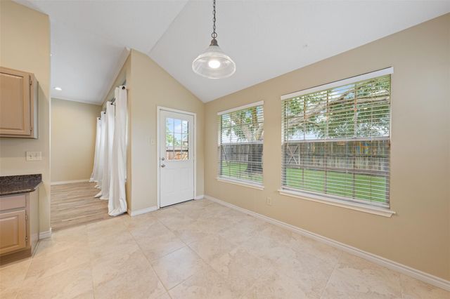 211 Scarlet Maple, Sugar Land, TX 77479