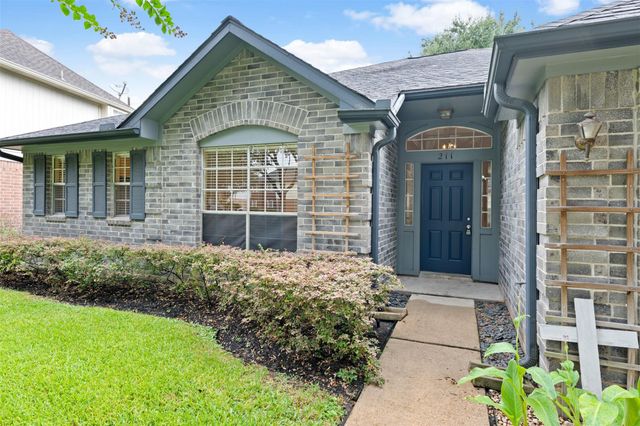211 Scarlet Maple, Sugar Land, TX 77479