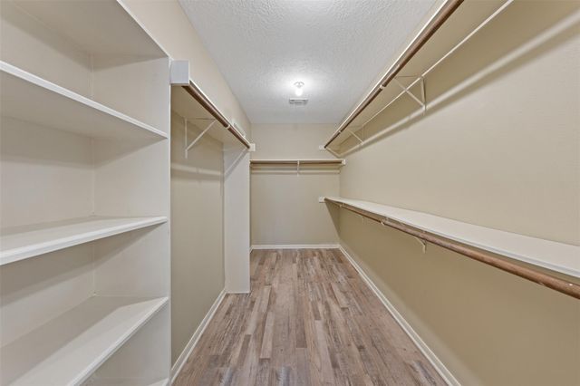 211 Scarlet Maple, Sugar Land, TX 77479