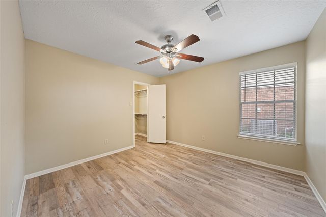 211 Scarlet Maple, Sugar Land, TX 77479