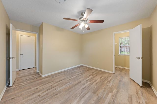 211 Scarlet Maple, Sugar Land, TX 77479