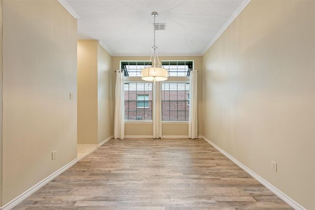 211 Scarlet Maple, Sugar Land, TX 77479