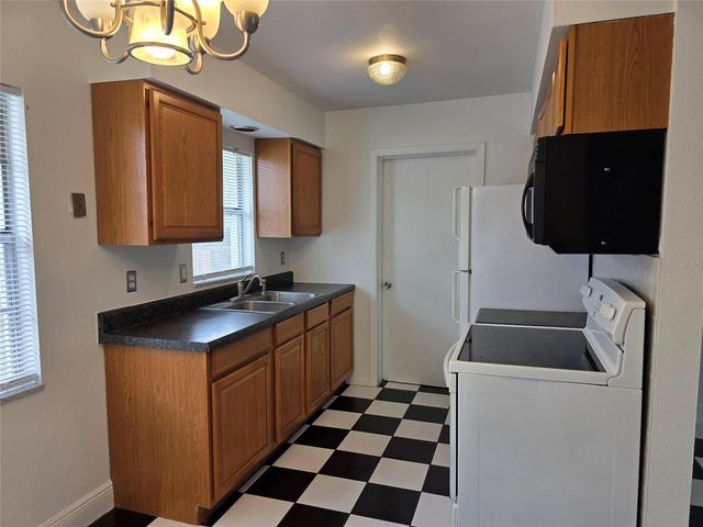 916 LA SALLE AVENUE, Orlando, FL 32803