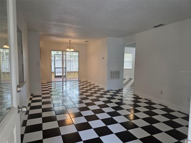 916 LA SALLE AVENUE, Orlando, FL 32803