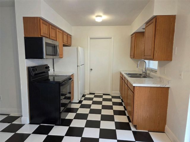 916 LA SALLE AVENUE, Orlando, FL 32803