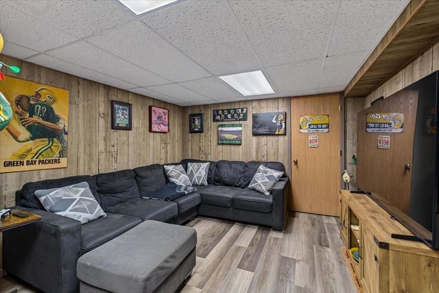 2313 Ramshead Court, Waukesha, WI 53188