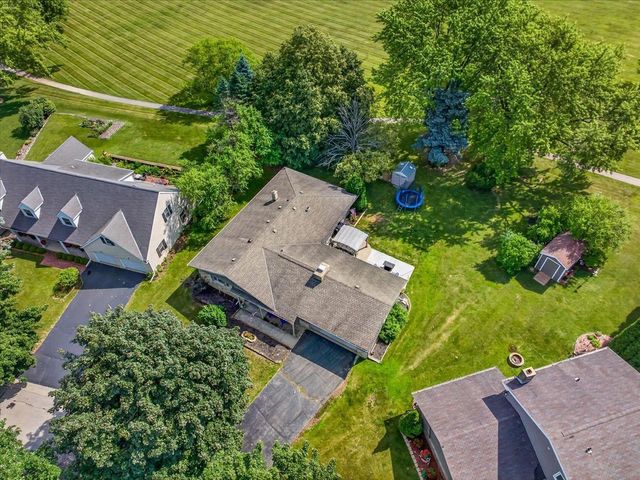 2313 Ramshead Court, Waukesha, WI 53188