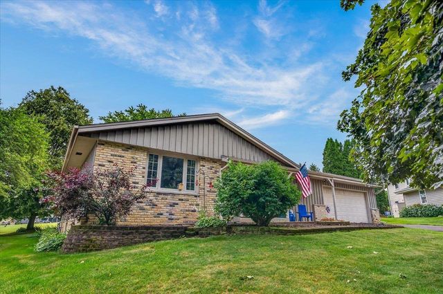 2313 Ramshead Court, Waukesha, WI 53188