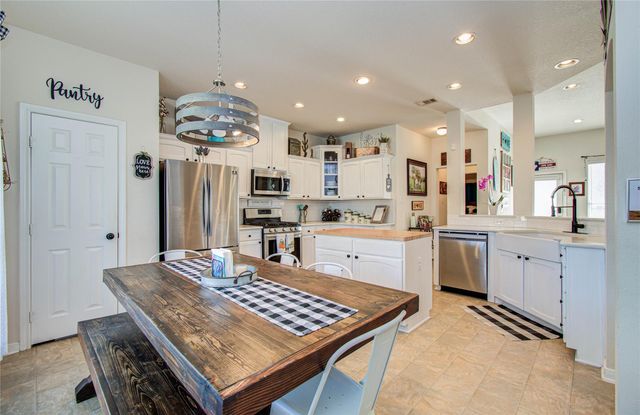 1779 County Road 151, Columbus, TX 78934