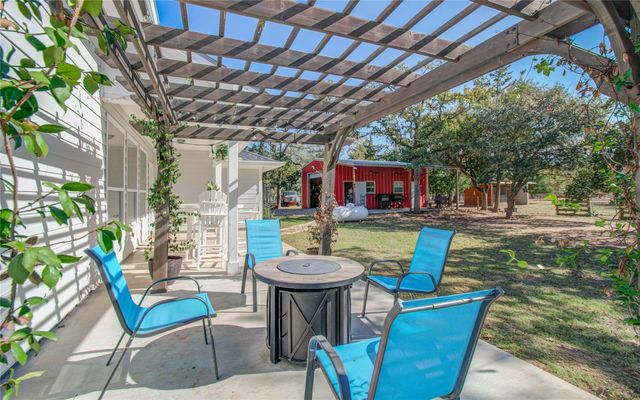 1779 County Road 151, Columbus, TX 78934