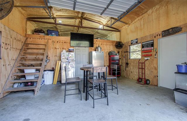 1779 County Road 151, Columbus, TX 78934