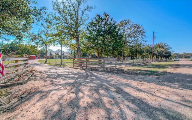 1779 County Road 151, Columbus, TX 78934